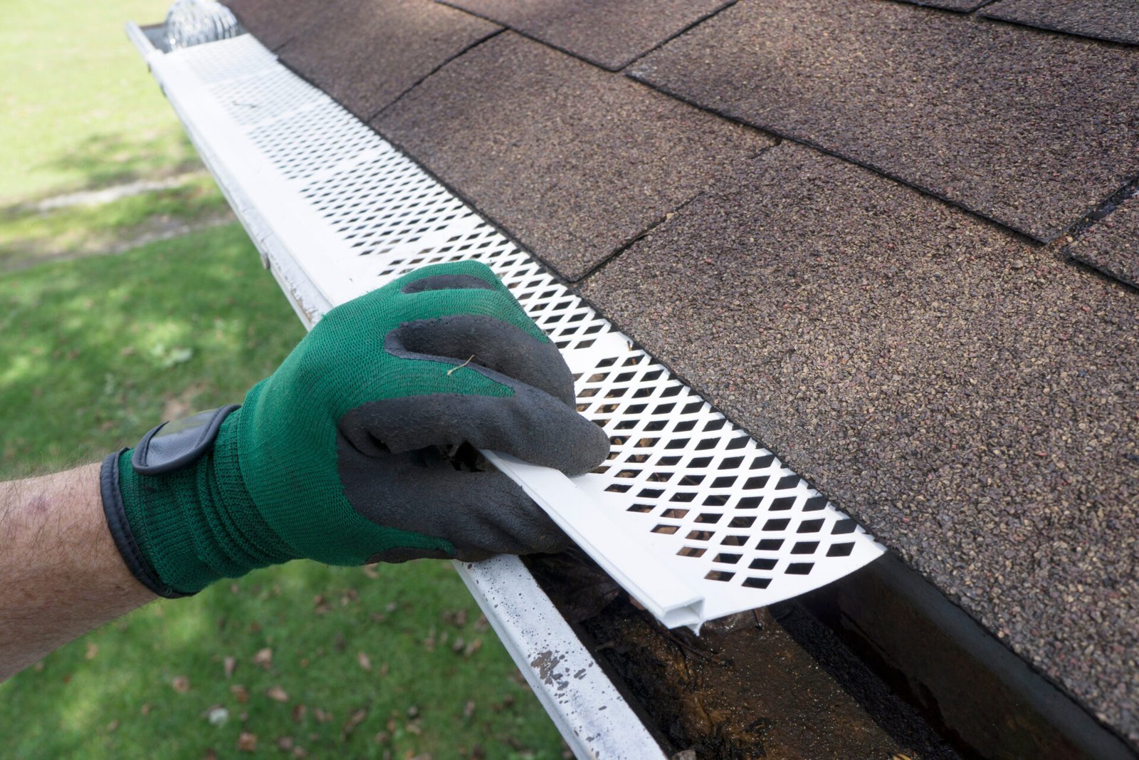 Gutter Guard Installation: Benefits, Types, and What Homeowners Should Know