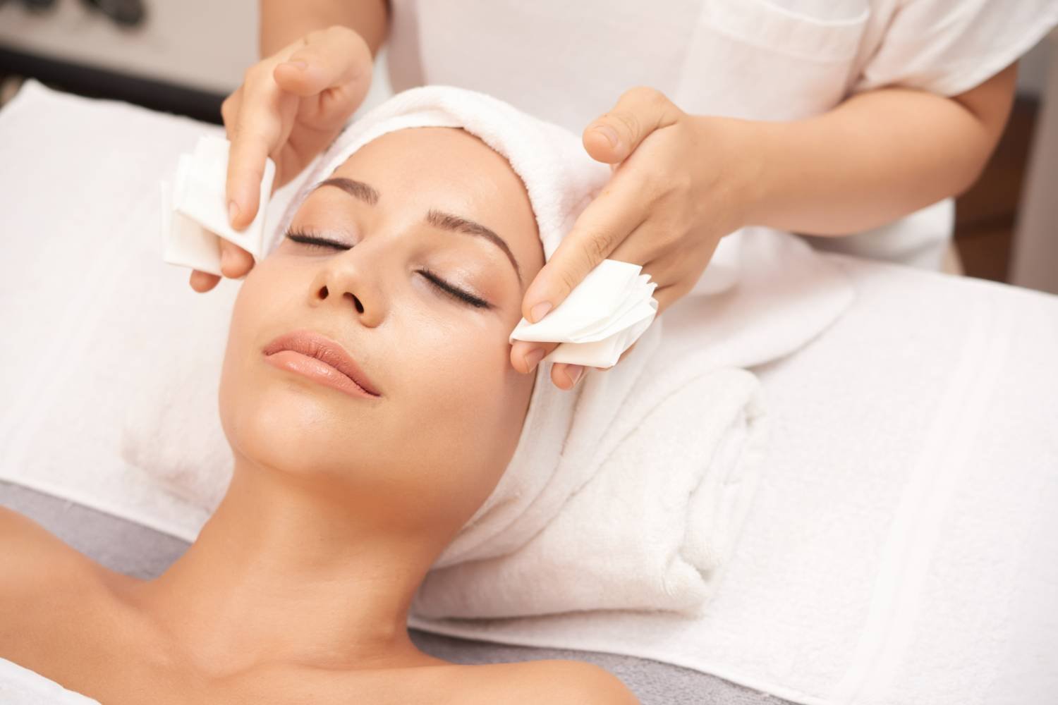 Experience Relaxation and Radiance With Expert Facial Spa Care